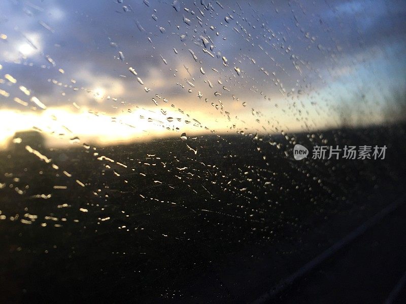 多雨的火车之旅