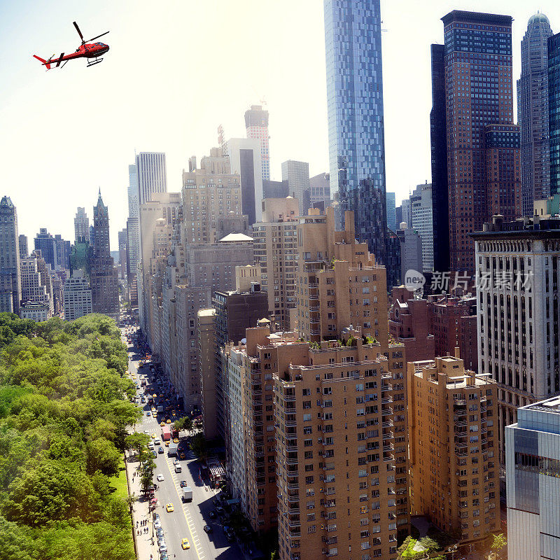 乘坐直升机游览中央公园。鸟瞰图。