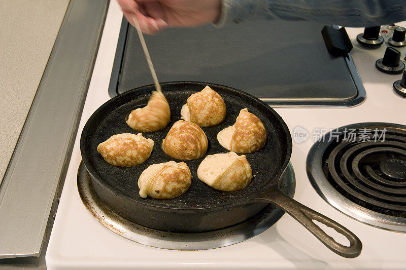 烹饪Aebleskiver