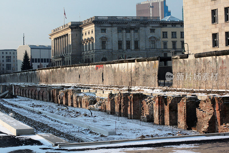 柏林墙连同拆除的四号建筑一同揭幕