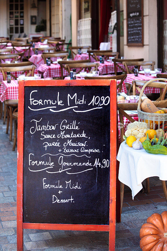 法国餐厅的菜单板