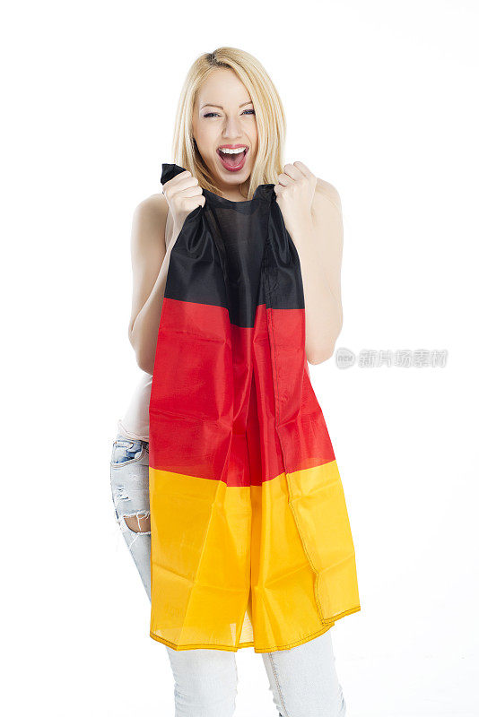 举着德国国旗的女人