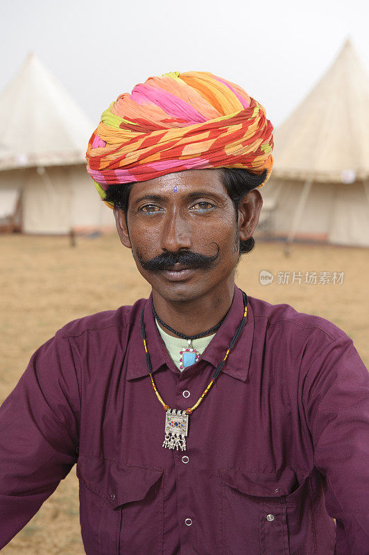 印度男人与神话般的胡子-肖像