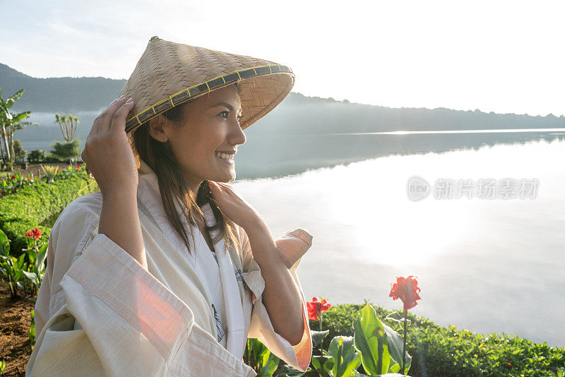 巴厘岛美丽的传统女人