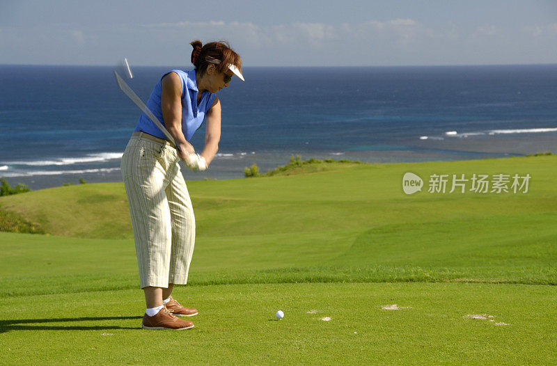 女性高尔夫球手
