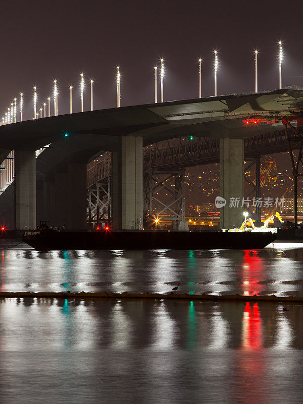 旧金山奥克兰海湾大桥的夜晚