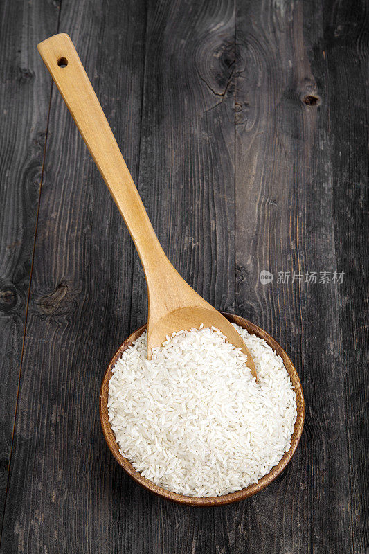 木碗里的米饭