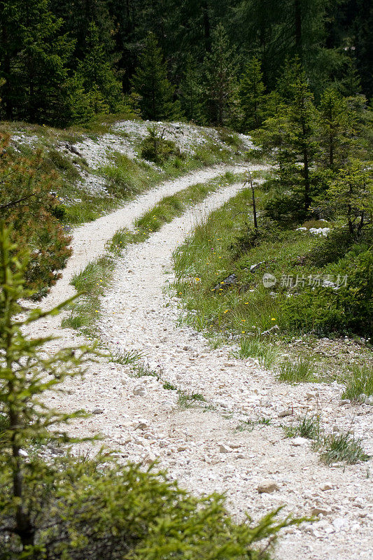 山路，多洛米提-意大利的阿尔卑斯山