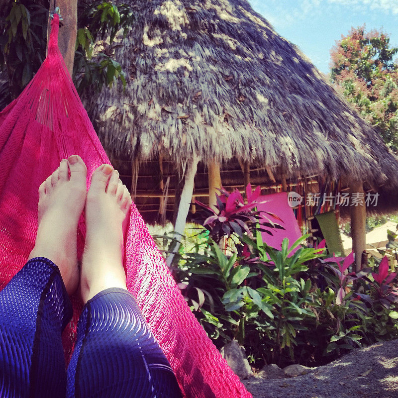 脚放松在吊床Sayulita墨西哥旅游目的地