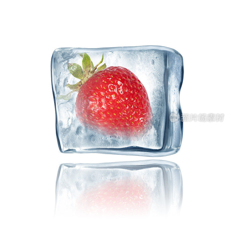 里面有草莓的冰块