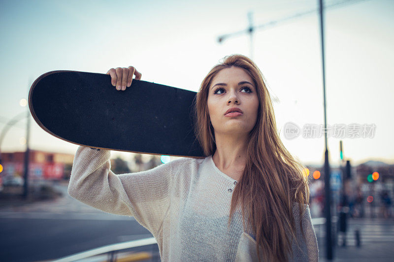 女人滑板