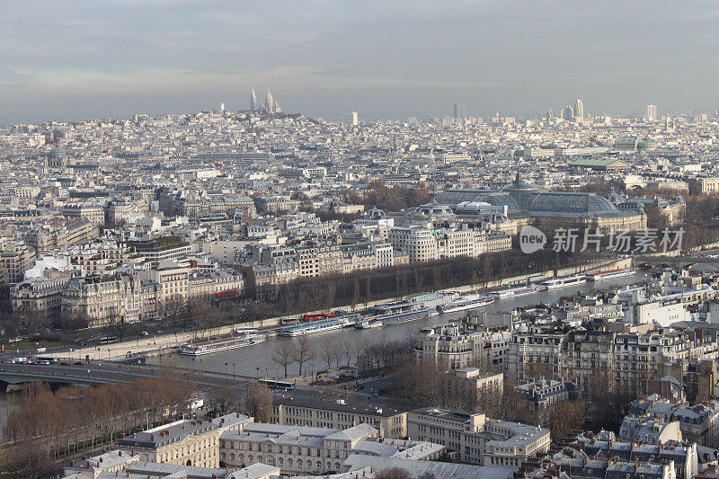 从法国巴黎埃菲尔铁塔俯瞰