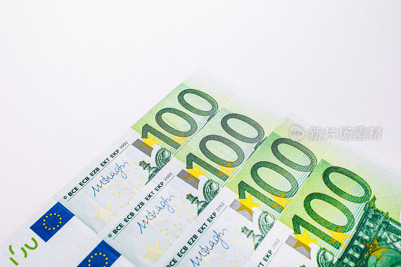 100欧元和新的100美元钞票。钱的背景。