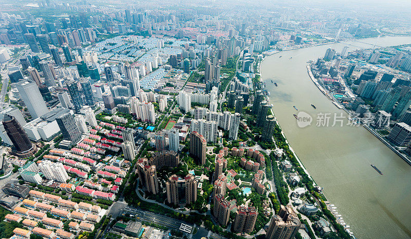 上海黄浦江和摩天大楼