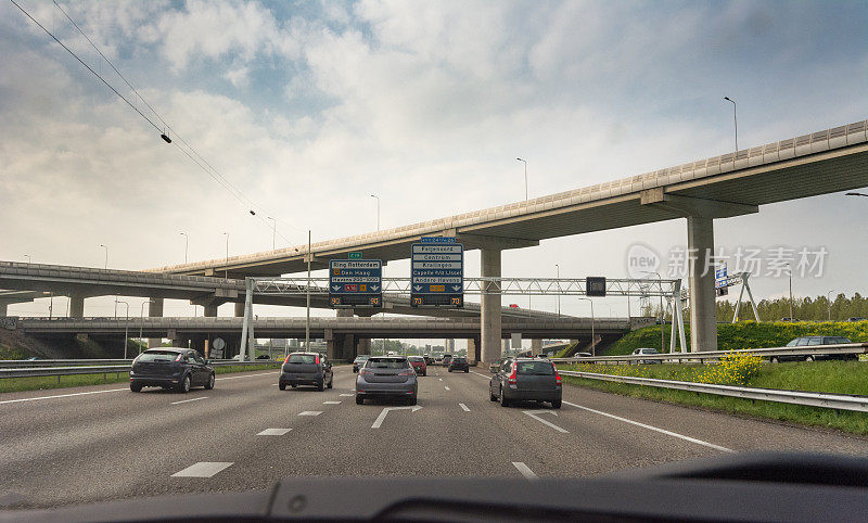 在A16高速公路上开车去鹿特丹