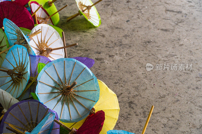 五彩缤纷的雨伞