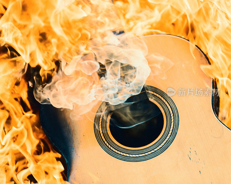 吉他着火了