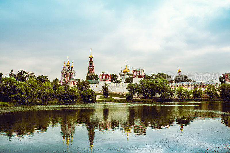 俄罗斯莫斯科的新圣母公园和修道院