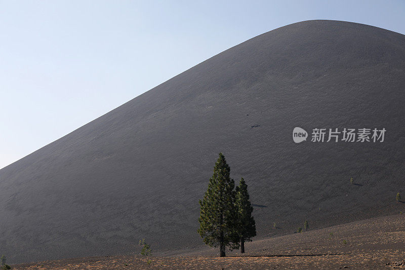 拉森火山国家公园的火山渣锥