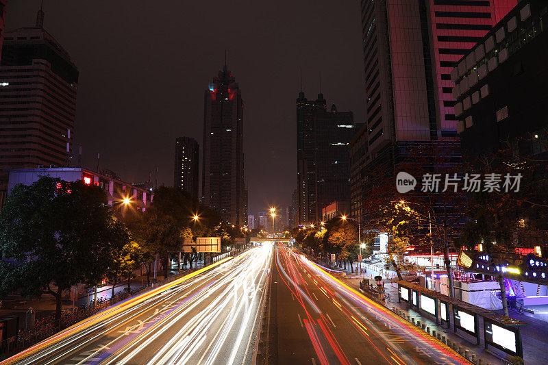 中国深圳市中心塔夜车