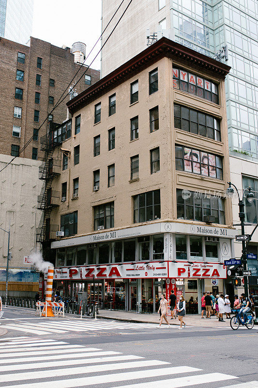纽约曼哈顿中城的披萨餐厅