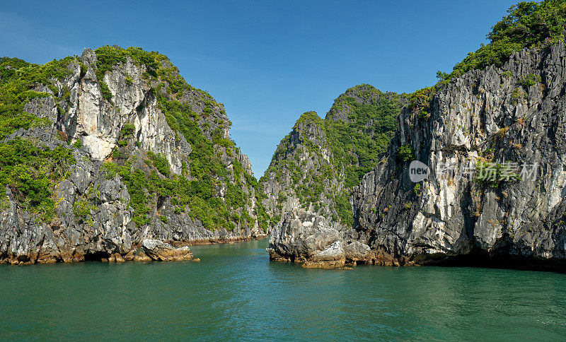令人惊叹的兰哈和下龙湾通过东南亚越南猫巴岛的热带天堂进入