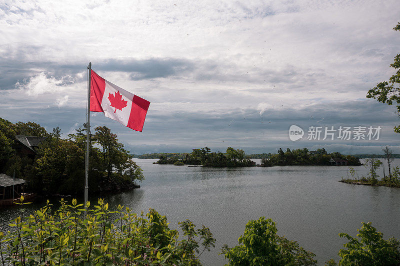 千岛国家公园的加拿大国旗，纽约州和加拿大安大略省