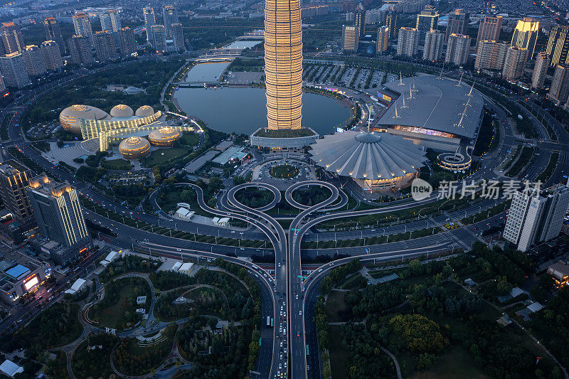 航拍的中国郑州夜景全景