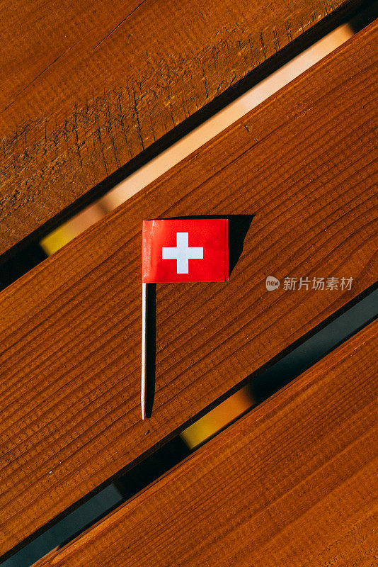 牙签上的瑞士国旗