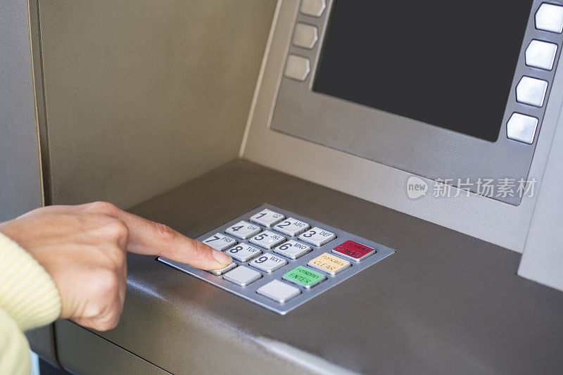 输入ATM机密码