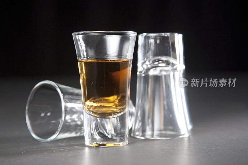 威士忌杯