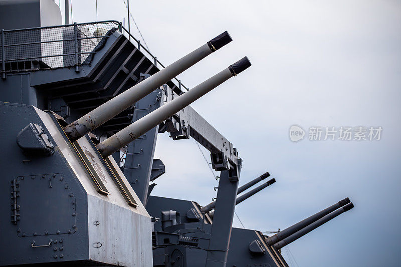 美国军用航空母舰的炮塔和武器