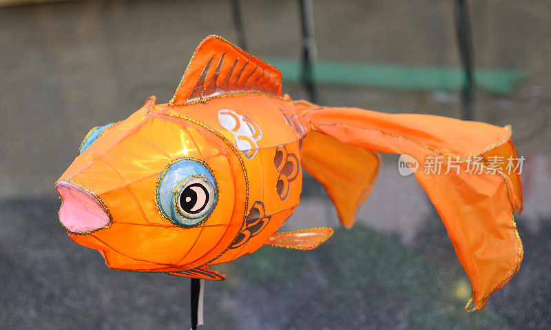 橙色金鱼灯笼