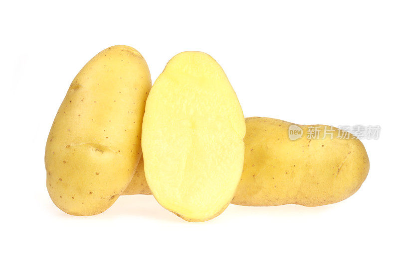 在白色上孤立的暗黄色马铃薯