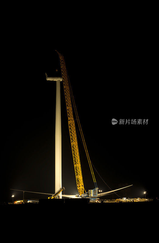 夜间风力涡轮机建设