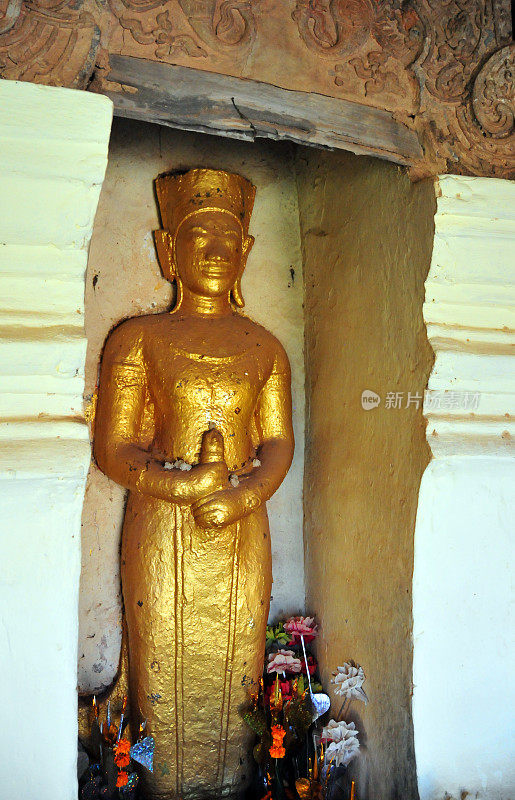 老挝万象:寺庙外的佛教寺院