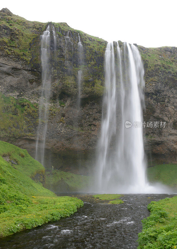 在冰岛Seljalandsfoss