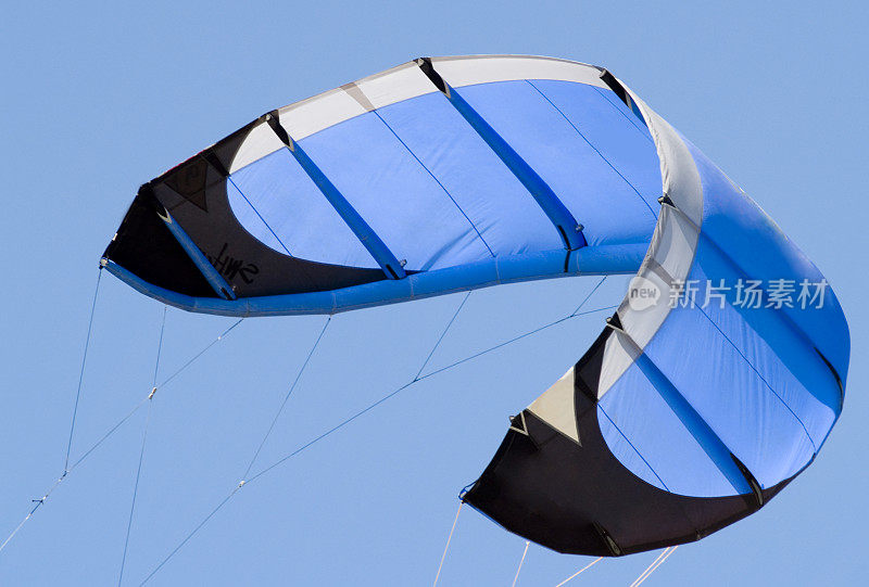 蓝色kiteboarding翼