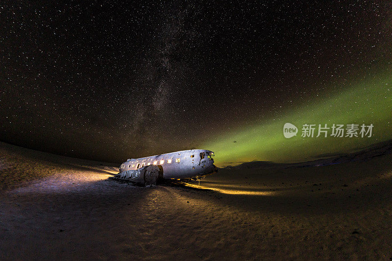 冰岛，Solheimasandur失事飞机，北极光活跃