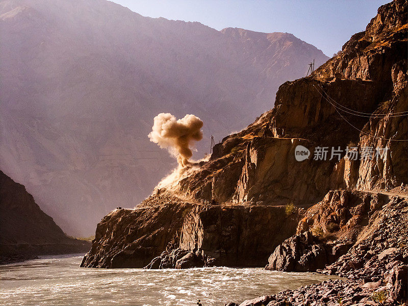 道路建设中爆破爆破