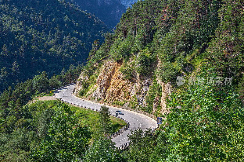 法国的阿尔卑斯高速公路。