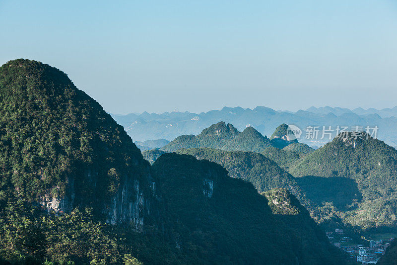 美丽的喀斯特山景观