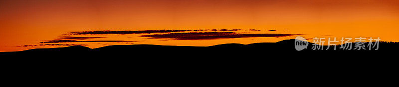 苏格兰凯恩戈姆国家公园的黎明时分。