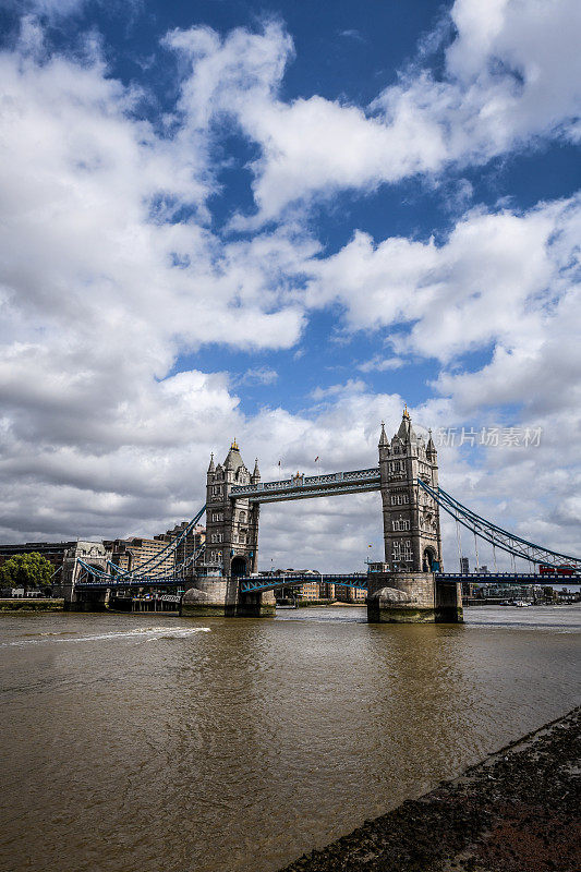 宏伟的伦敦塔桥