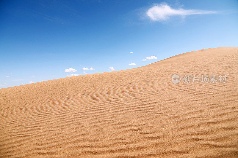戈壁沙漠中的沙丘
