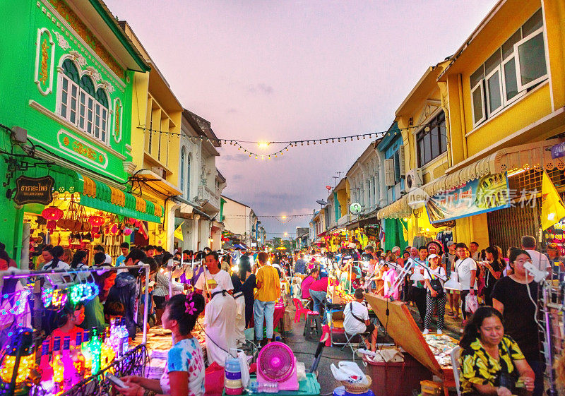 普吉岛步行街夜市，泰国普吉岛老城。