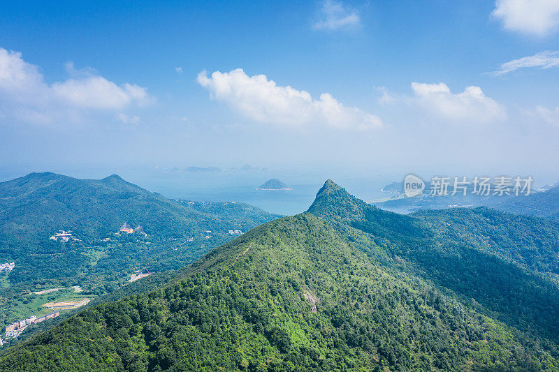 香港西贡清水湾的尖山。徒步旅行的目的地，秋天天气晴朗