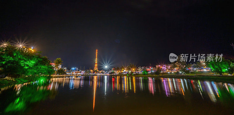 小洞奈湖的夜景——越南林东省宝禄市的中心湖。