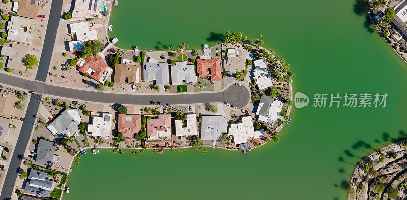 高空天使无人机拍摄亚利桑那州太阳城的水边住宅