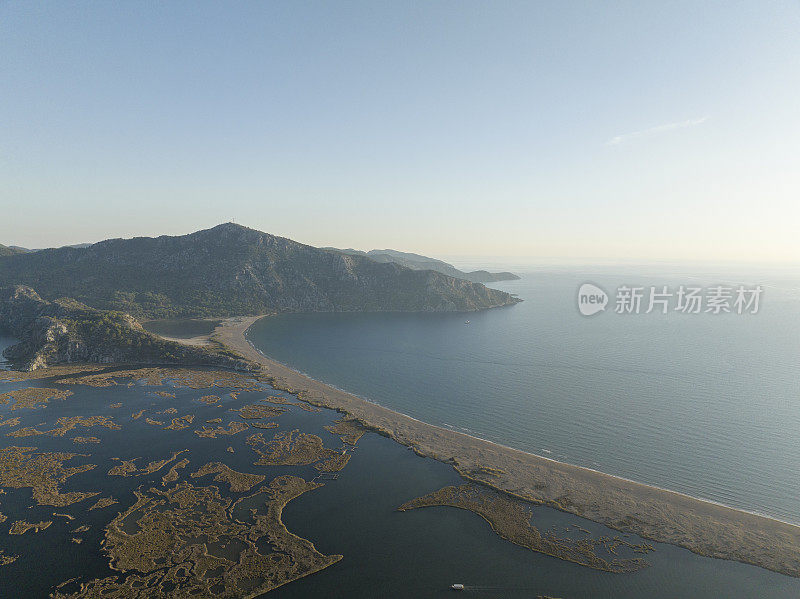 达利安三角洲和伊土祖海滩鸟瞰图